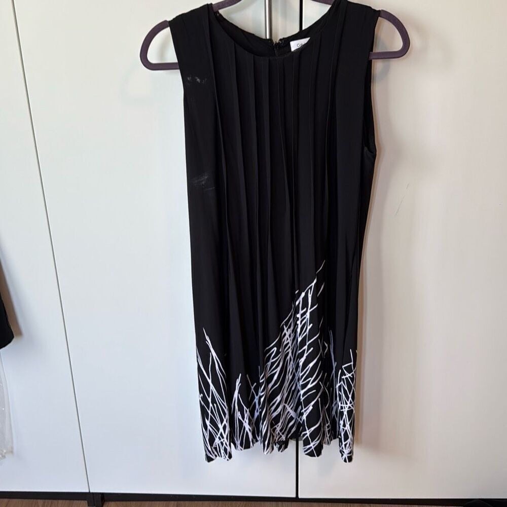 Calvin‎ Klein black and white dress size 4